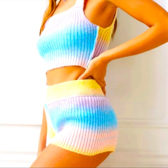 LIKE NEW🌈RAINBOW🌈OMBRÉ KNIT SHORTS - Picture 3 of 8